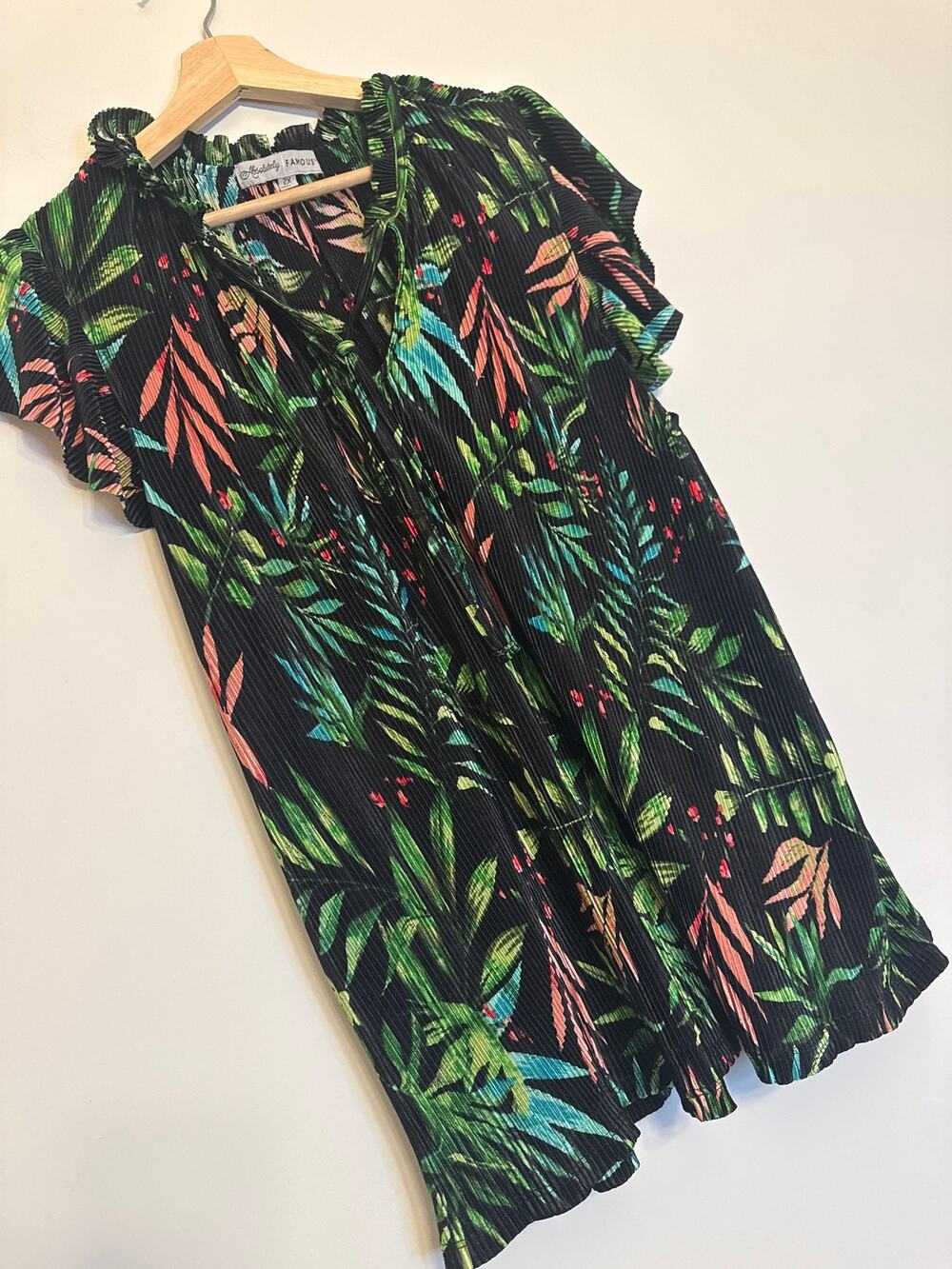 Absolutely Famous Tropical Leaf Print Top Plus 2X